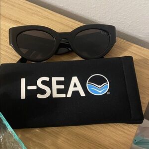 I-Sea Ashbury Sky Black Round Sunglasses